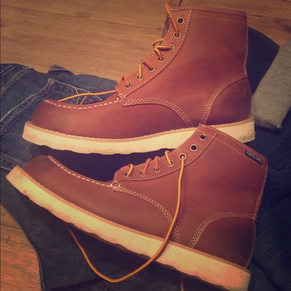 eastland loomis nubuck boot